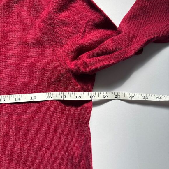 Banana Republic Merino Wool Red V-Neck Sweater Size Medium - Picture 4 of 7